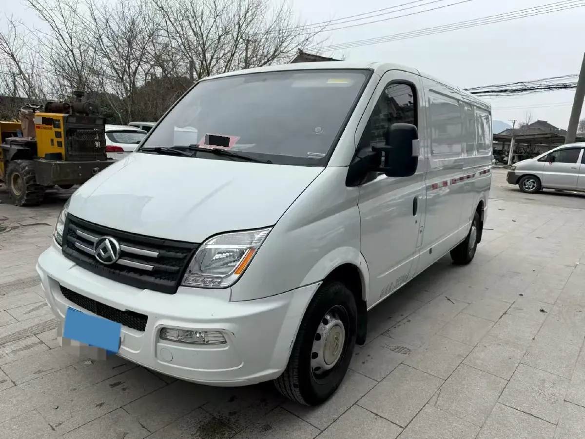 2021 MAXUS XinTu V80 2.0T 139HP L4 6MT,autocango,china used car exporter,china ev exporter,chinese used car exporter,chinese used ev exporter