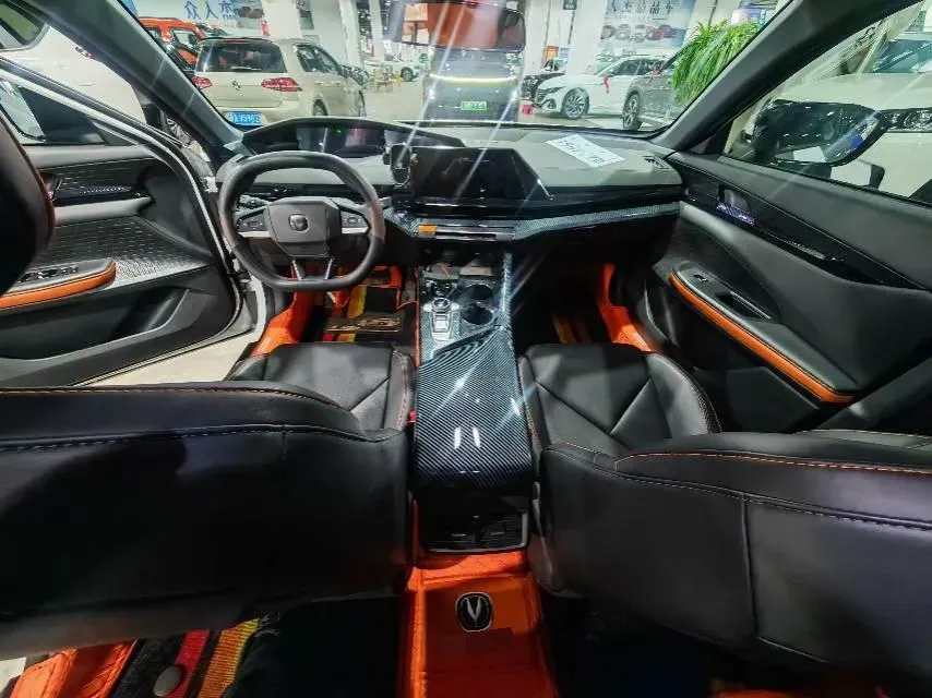 2023 ChangAn UNI-V iDD 1.5T 170HP L4 6TCT PHEV 18.4KWH,autocango,china used car exporter,china ev exporter,chinese used car exporter,chinese used ev exporter