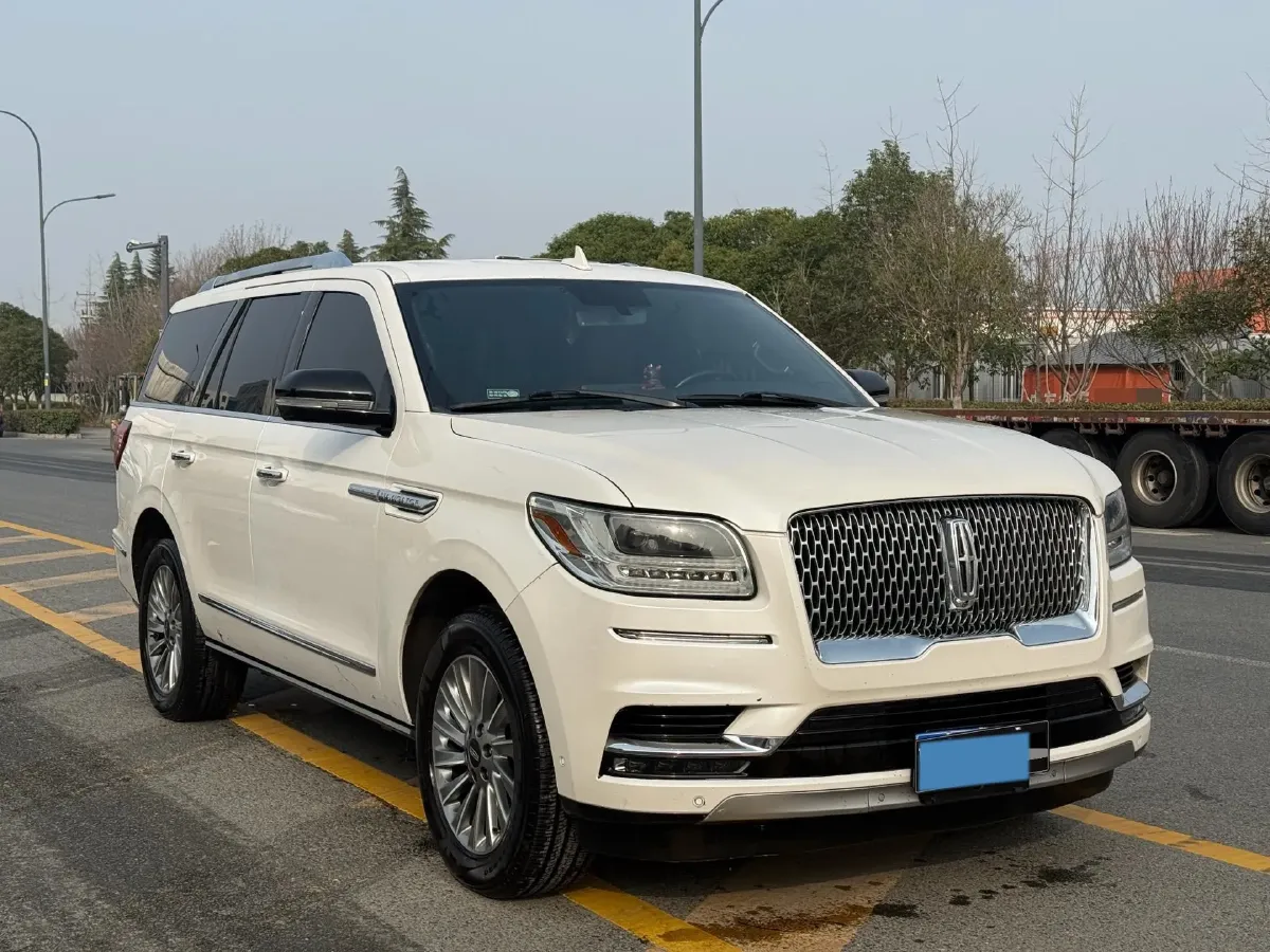 2018 Mercedes-Benz GLS Class 3.0T 333HP V6 9AT,autocango,china used car exporter,china ev exporter,chinese used car exporter,chinese used ev exporter