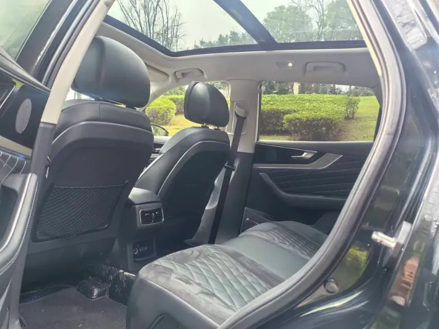 2022 HongQi HS5 2.0T 224HP L4 6AT,autocango,china used car exporter,china ev exporter,chinese used car exporter,chinese used ev exporter