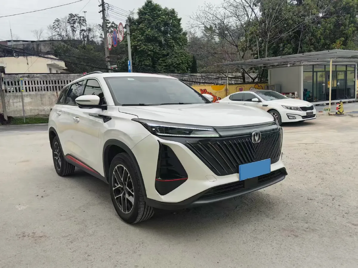 2022 ChangAn CS75 Plus 1.5T 188HP L4 8AT,autocango,china used car exporter,china ev exporter,chinese used car exporter,chinese used ev exporter