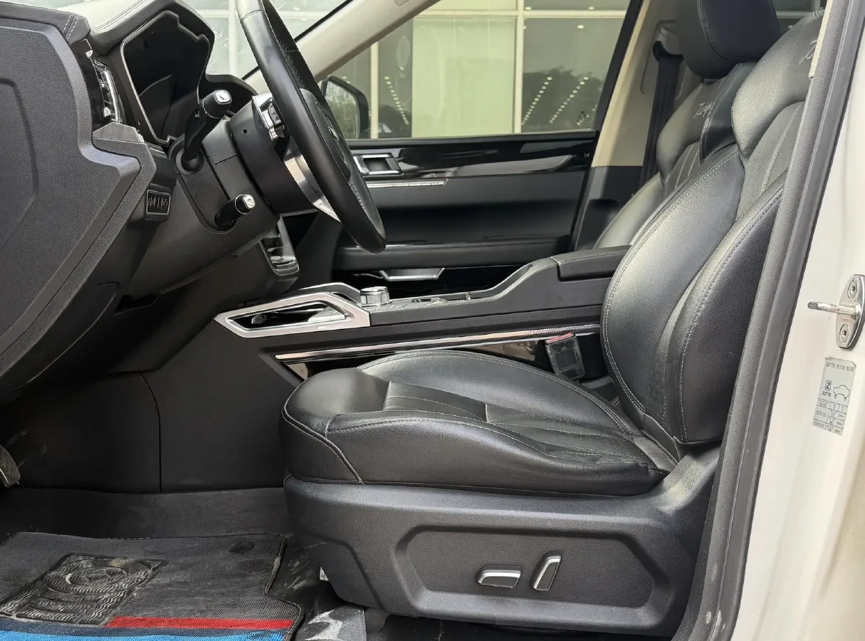 2017 Zotye T700 1.8T 177HP L4 6DCT,autocango,china used car exporter,china ev exporter,chinese used car exporter,chinese used ev exporter