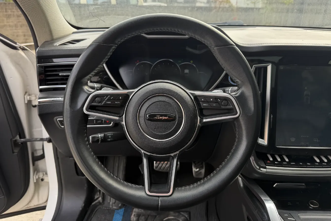 2017 Zotye T700 1.8T 177HP L4 6DCT,autocango,china used car exporter,china ev exporter,chinese used car exporter,chinese used ev exporter