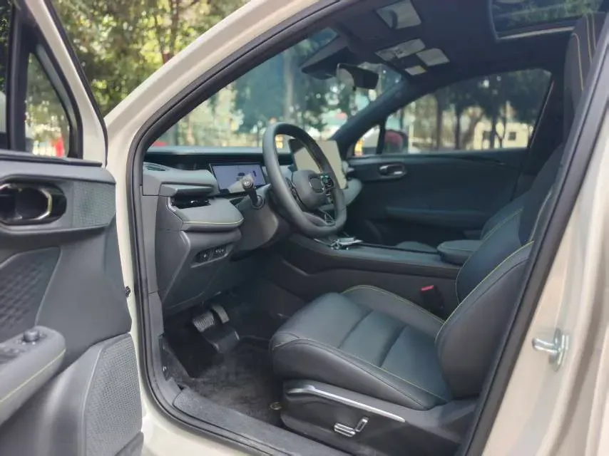 2025 LYNK&CO 06 1.5T 181HP L4 7DCT,autocango,china used car exporter,china ev exporter,chinese used car exporter,chinese used ev exporter