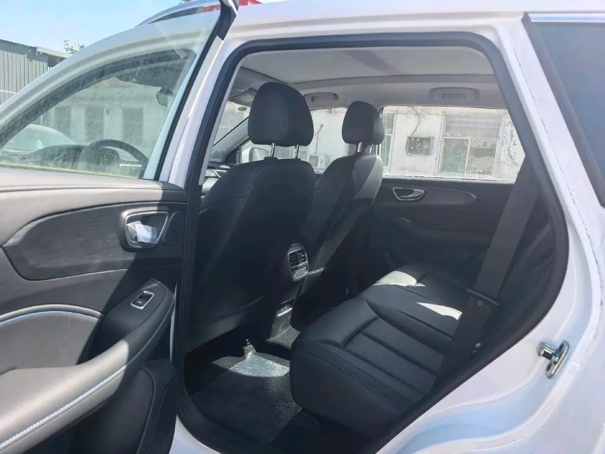 2025 Roewe RX5 1.5T 181HP L4 7DCT,autocango,china used car exporter,china ev exporter,chinese used car exporter,chinese used ev exporter