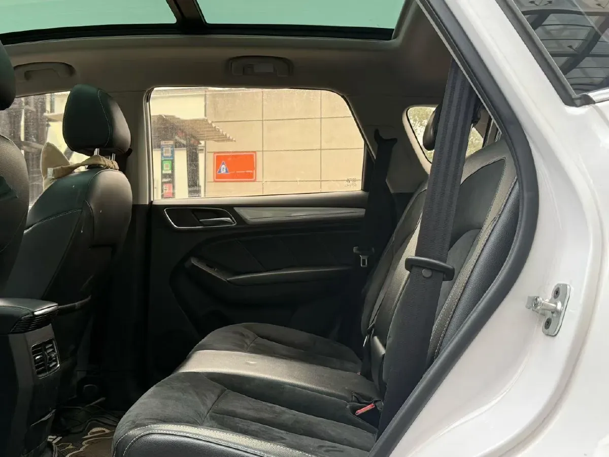 2017 Roewe RX5 1.5T 169HP L4 2AT PHEV 12KWH,autocango,china used car exporter,china ev exporter,chinese used car exporter,chinese used ev exporter