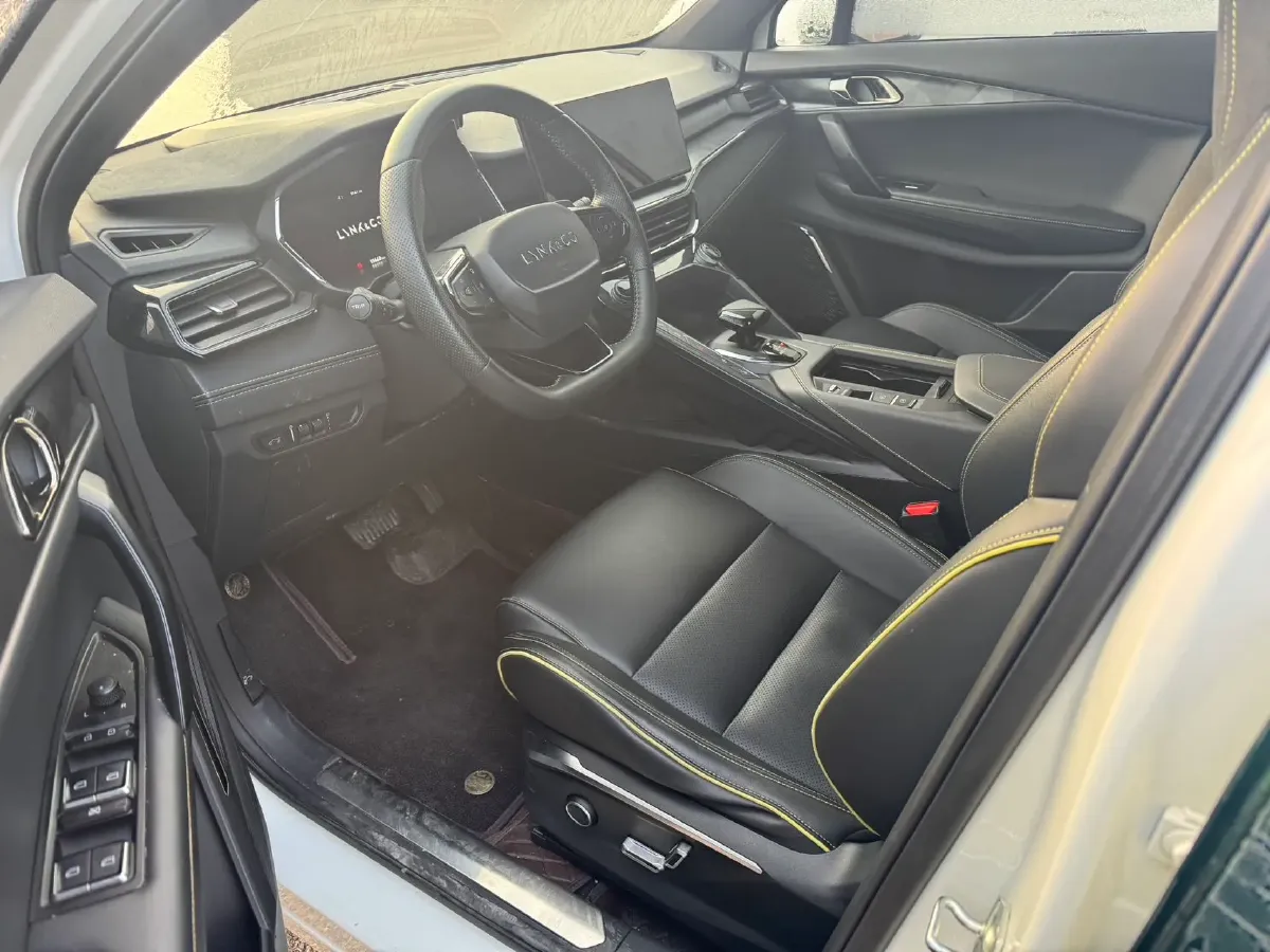 2023 LYNK&CO 06 1.5T 181HP L4 7DCT,autocango,china used car exporter,china ev exporter,chinese used car exporter,chinese used ev exporter