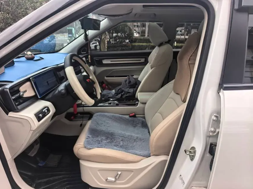 2023 Geely ICON 1.5T 181HP L4 7DCT,autocango,china used car exporter,china ev exporter,chinese used car exporter,chinese used ev exporter