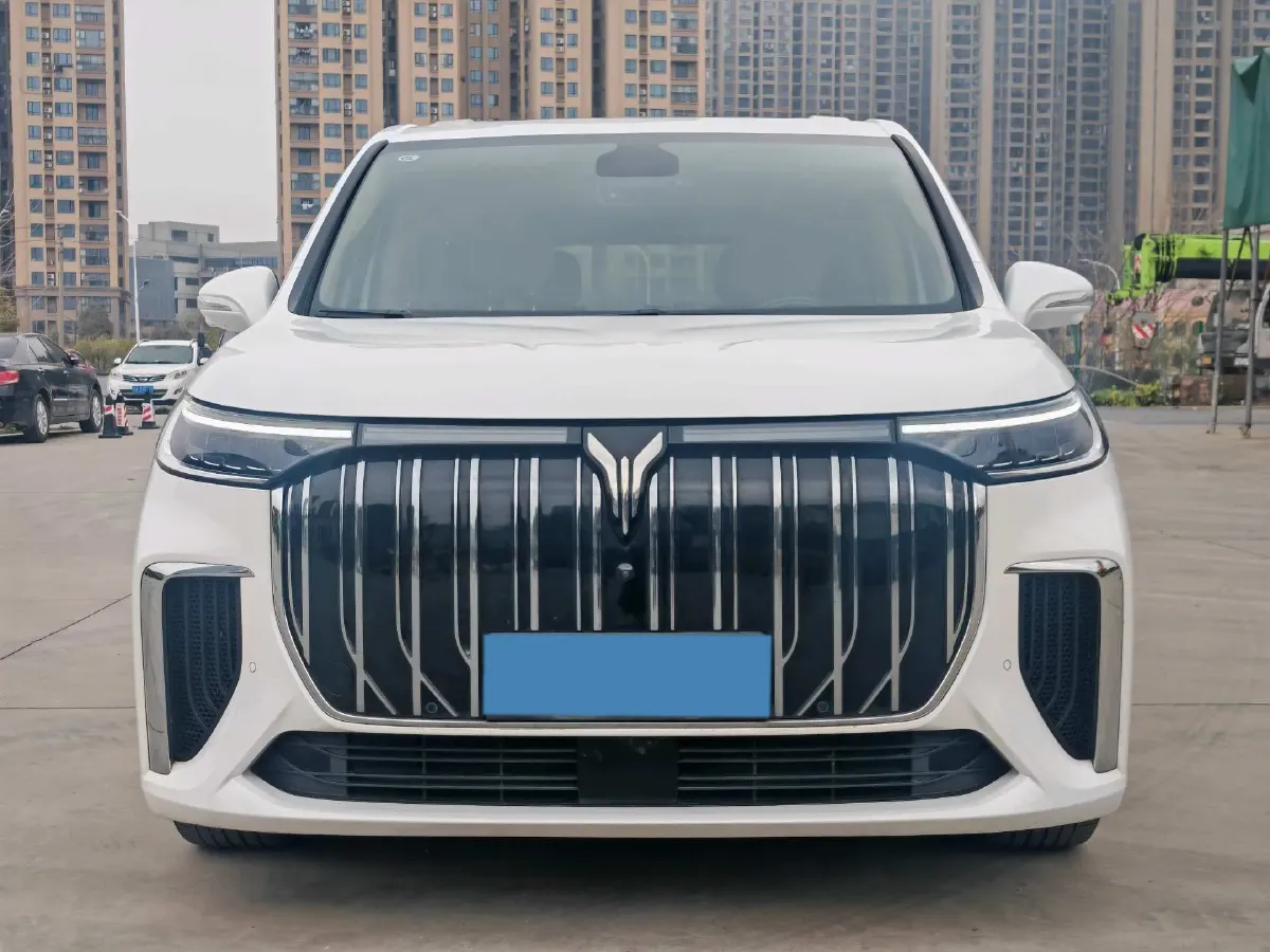 2022 Voyah Dream BEV 108.7KWH,autocango,china used car exporter,china ev exporter,chinese used car exporter,chinese used ev exporter