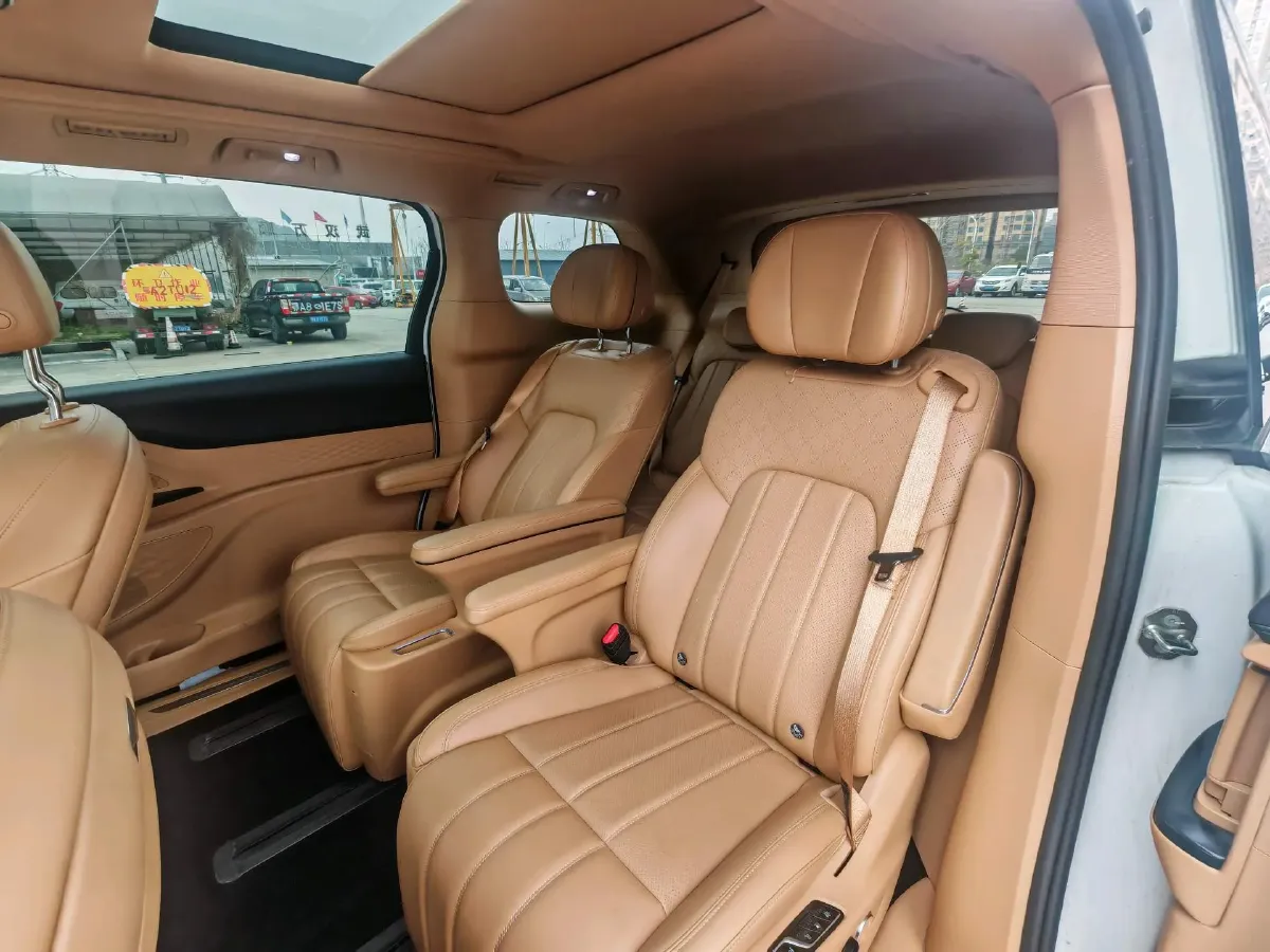 2022 Voyah Dream BEV 108.7KWH,autocango,china used car exporter,china ev exporter,chinese used car exporter,chinese used ev exporter