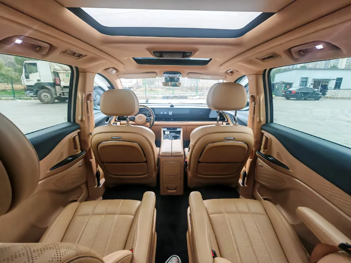 2022 Voyah Dream BEV 108.7KWH,autocango,china used car exporter,china ev exporter,chinese used car exporter,chinese used ev exporter