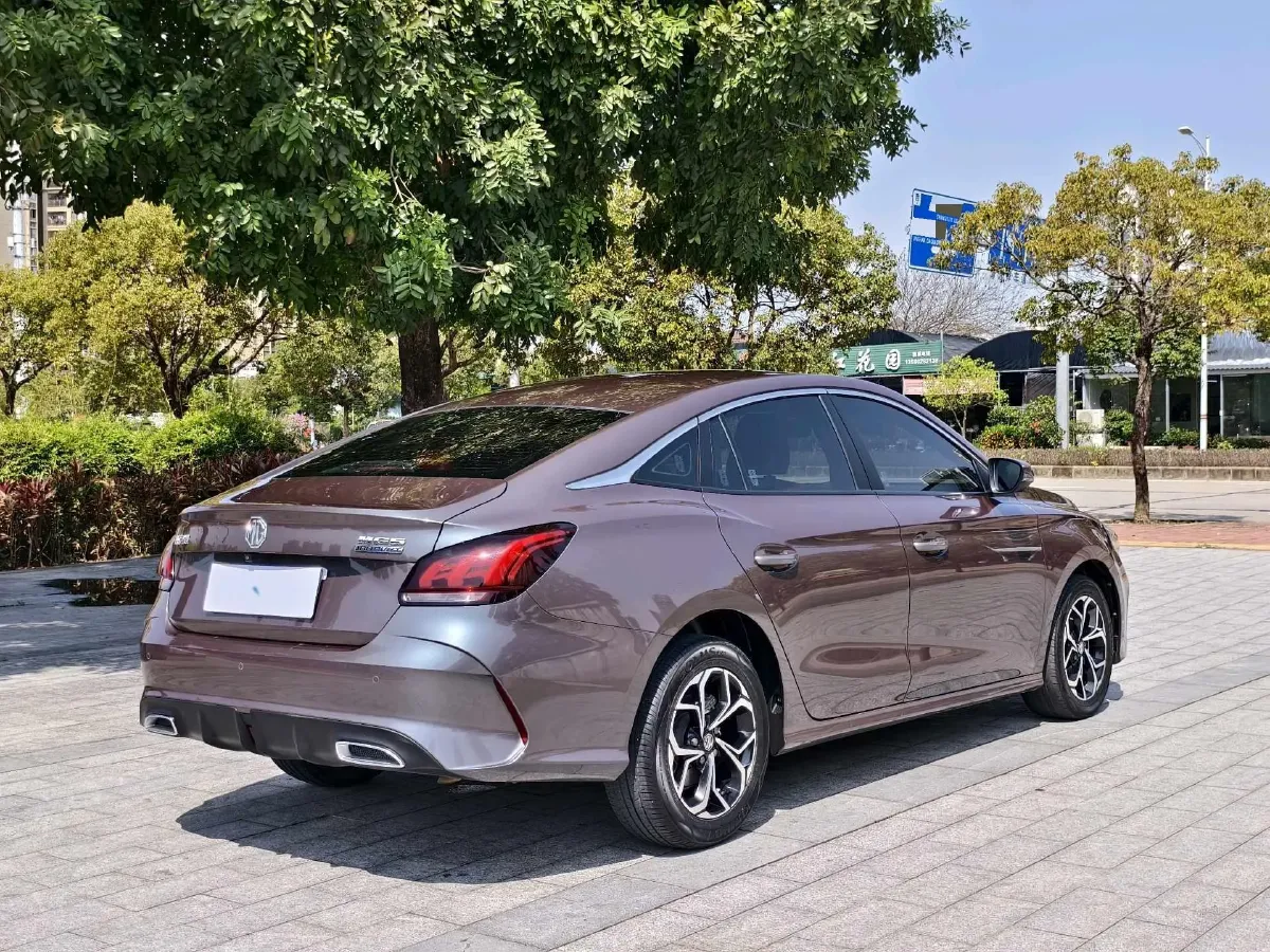2022 MG 5 1.5L 120HP L4 5MT,autocango,china used car exporter,china ev exporter,chinese used car exporter,chinese used ev exporter