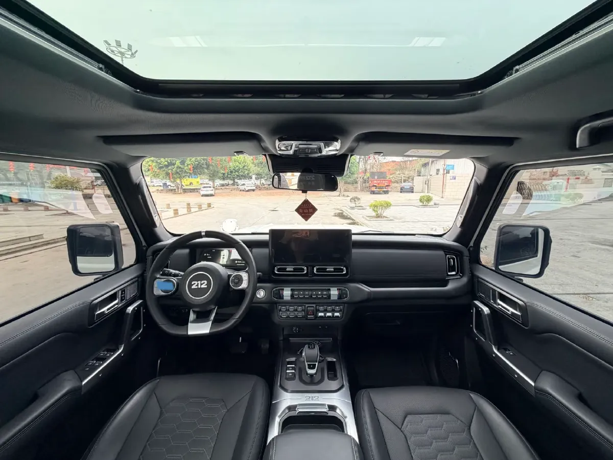 2024 212 212 T01 2.0T 252HP L4 8AT,autocango,china used car exporter,china ev exporter,chinese used car exporter,chinese used ev exporter