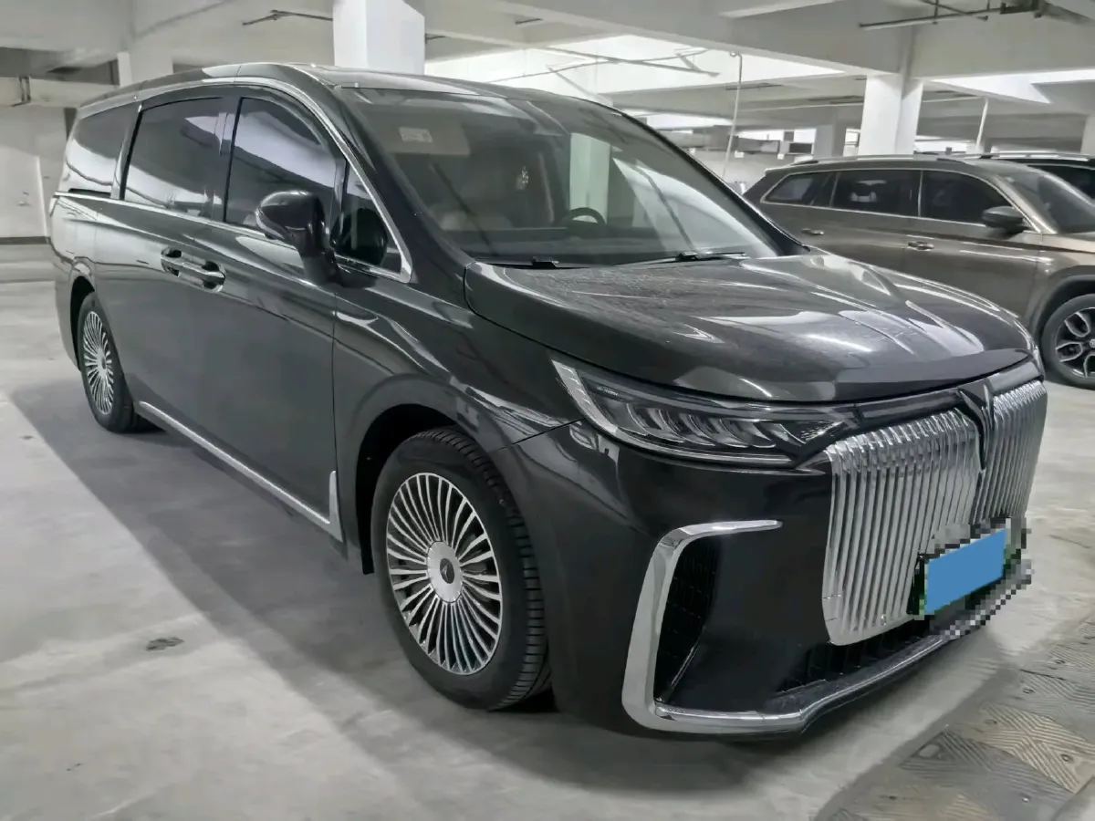 2025 Voyah Dream 1.5T 150HP L4 PHEV 41.7KWH,autocango,china used car exporter,china ev exporter,chinese used car exporter,chinese used ev exporter