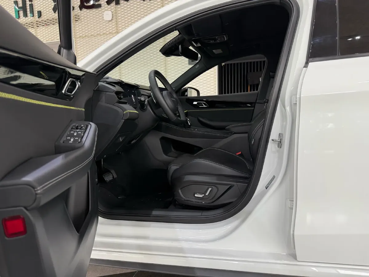 2023 MAXUS G50 1.5T 181HP L4 7DCT,autocango,china used car exporter,china ev exporter,chinese used car exporter,chinese used ev exporter