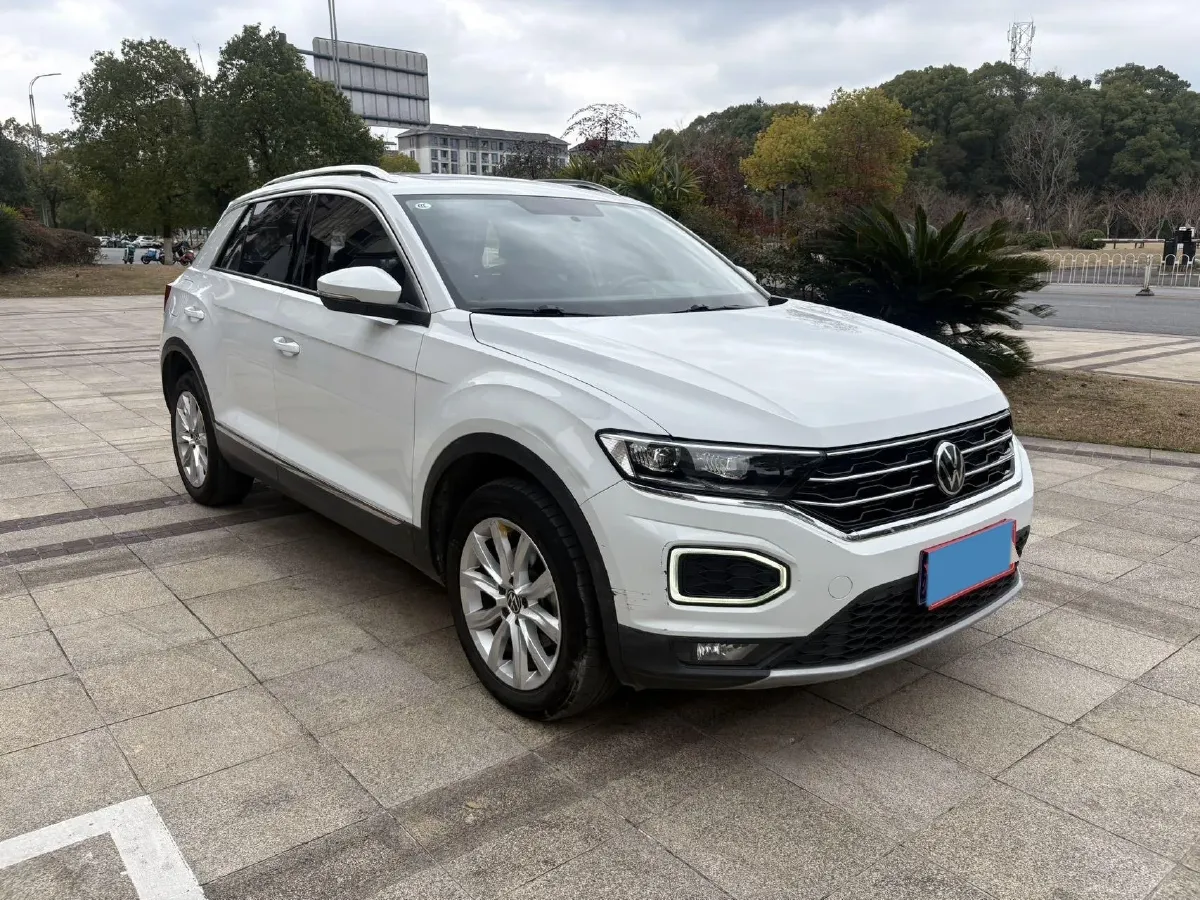2022 Volkswagen T-Roc 1.4T 150HP L4 7DCT,autocango,china used car exporter,china ev exporter,chinese used car exporter,chinese used ev exporter