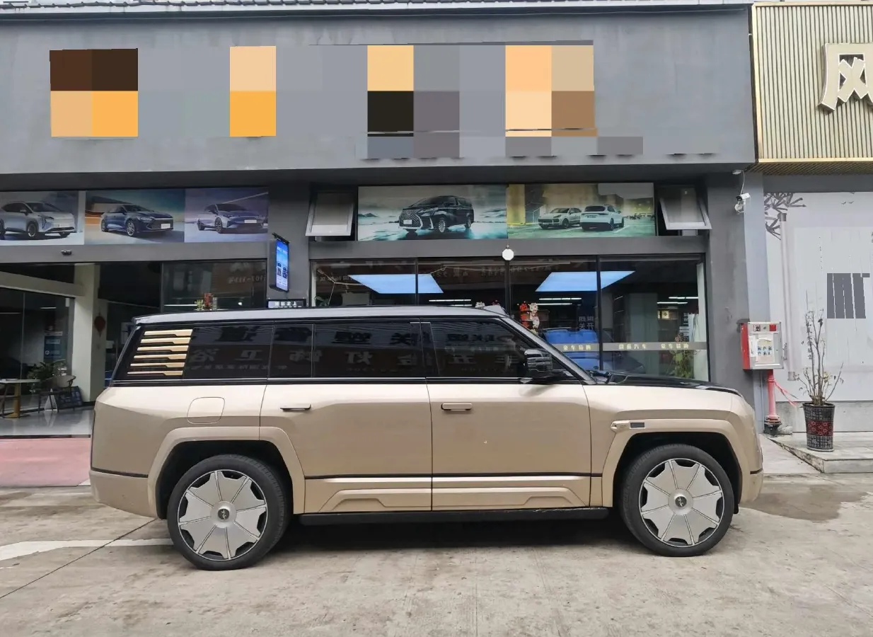 2025 YangWang U8 L REEV 272HP REEV,autocango,china used car exporter,china ev exporter,chinese used car exporter,chinese used ev exporter