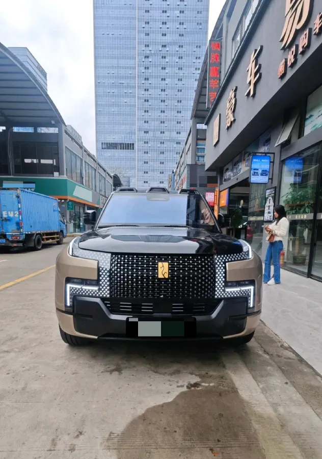 2025 YangWang U8 L REEV 272HP REEV,autocango,china used car exporter,china ev exporter,chinese used car exporter,chinese used ev exporter