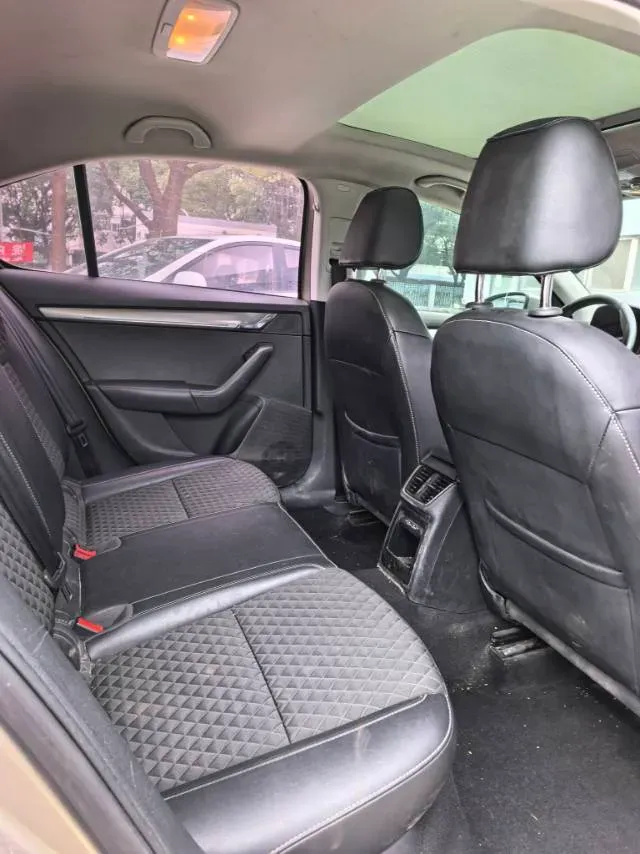 2018 Skoda Octavia 1.4T 150HP L4 7DCT,autocango,china used car exporter,china ev exporter,chinese used car exporter,chinese used ev exporter