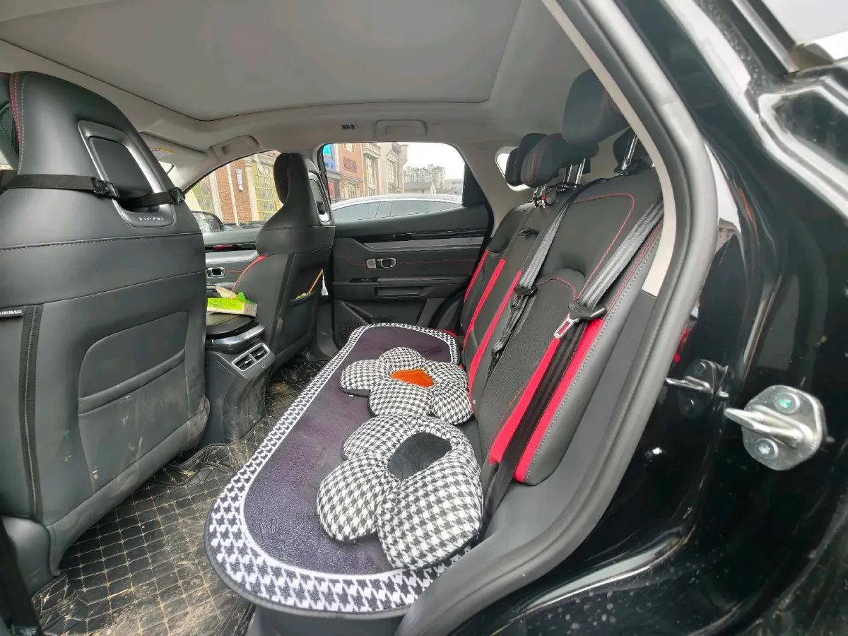 2022 Jetour DASHING 1.6T 197HP L4 7DCT,autocango,china used car exporter,china ev exporter,chinese used car exporter,chinese used ev exporter