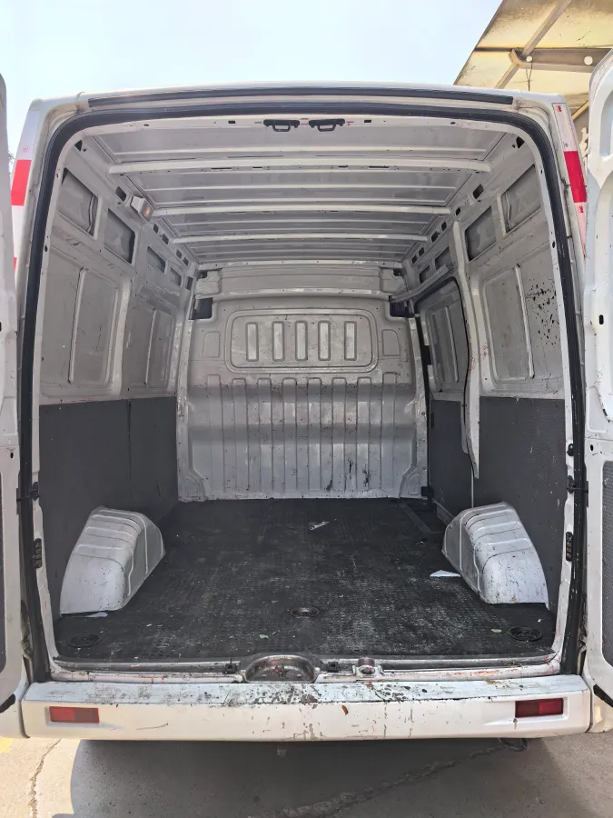 2019 MAXUS XinTu V80 2.5T 136HP L4 6MT,autocango,china used car exporter,china ev exporter,chinese used car exporter,chinese used ev exporter