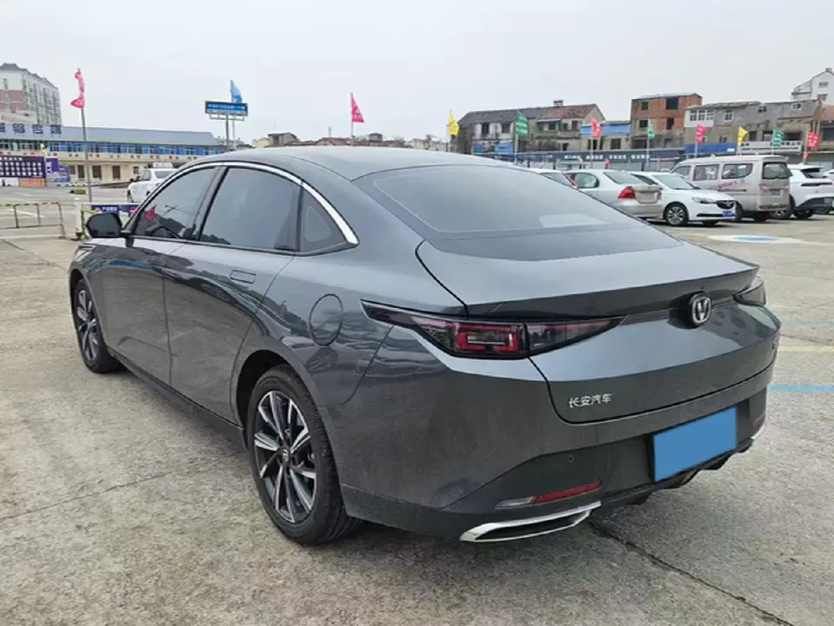 2023 ChangAn Lamore 1.5T 170HP L4 7DCT,autocango,china used car exporter,china ev exporter,chinese used car exporter,chinese used ev exporter