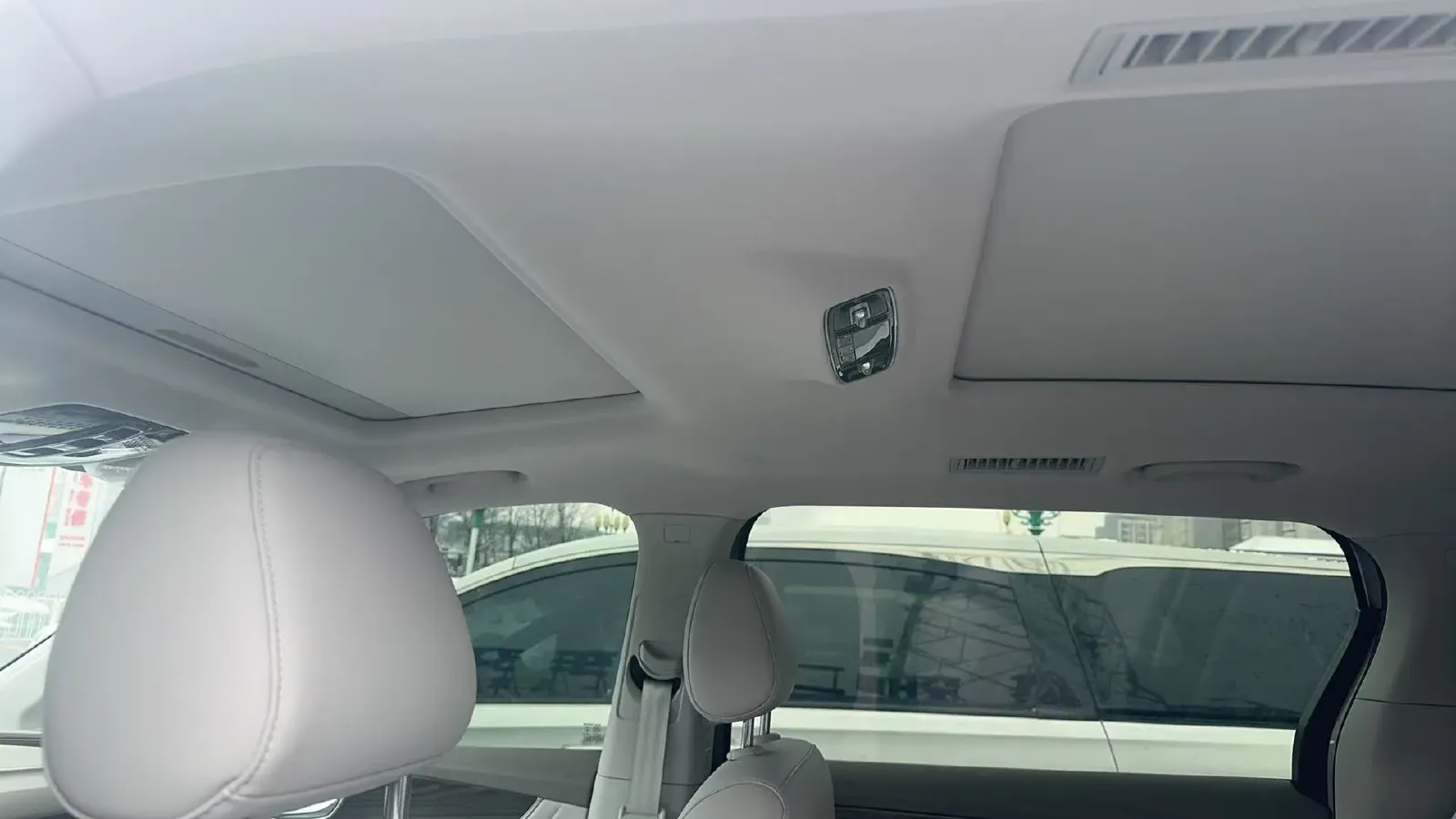 2025 Roewe iMAX8 1.5T 150HP L4 1DHT PHEV 24.7KWH,autocango,china used car exporter,china ev exporter,chinese used car exporter,chinese used ev exporter