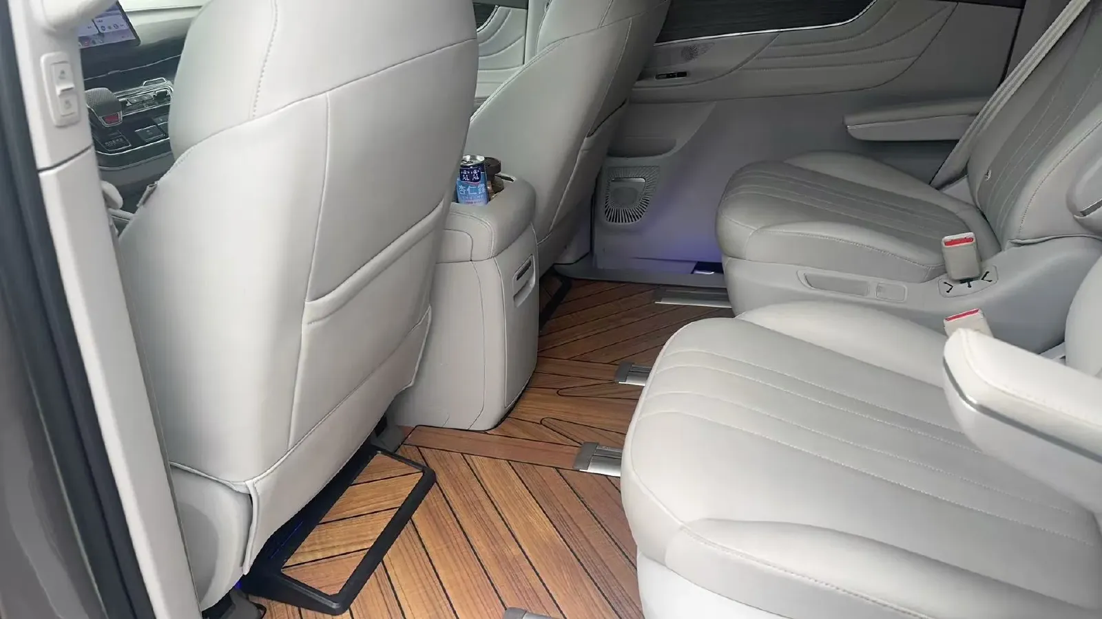 2025 Roewe iMAX8 1.5T 150HP L4 1DHT PHEV 24.7KWH,autocango,china used car exporter,china ev exporter,chinese used car exporter,chinese used ev exporter