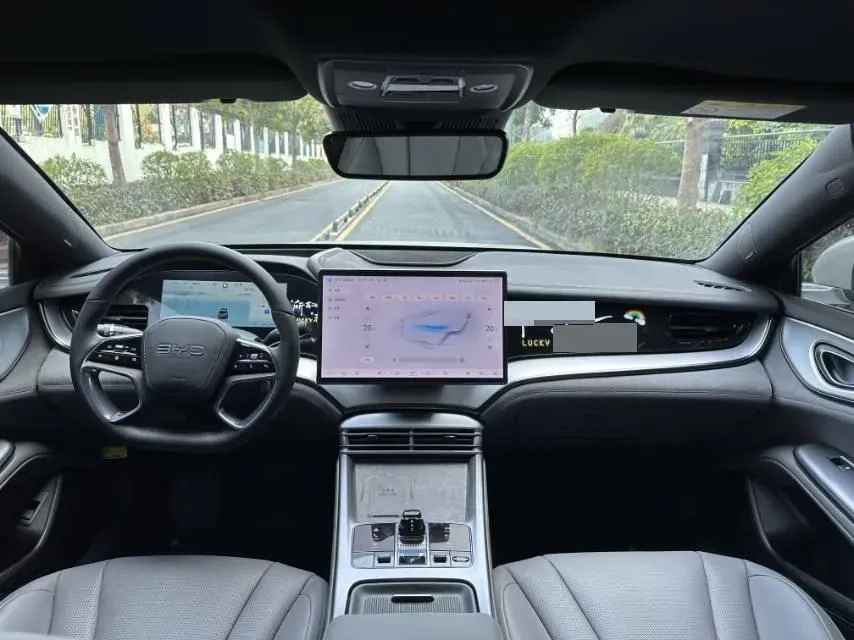 2025 BYD Seal07 DM-i 1.5L 101HP L4 E-CVT PHEV 17.6KWH,autocango,china used car exporter,china ev exporter,chinese used car exporter,chinese used ev exporter