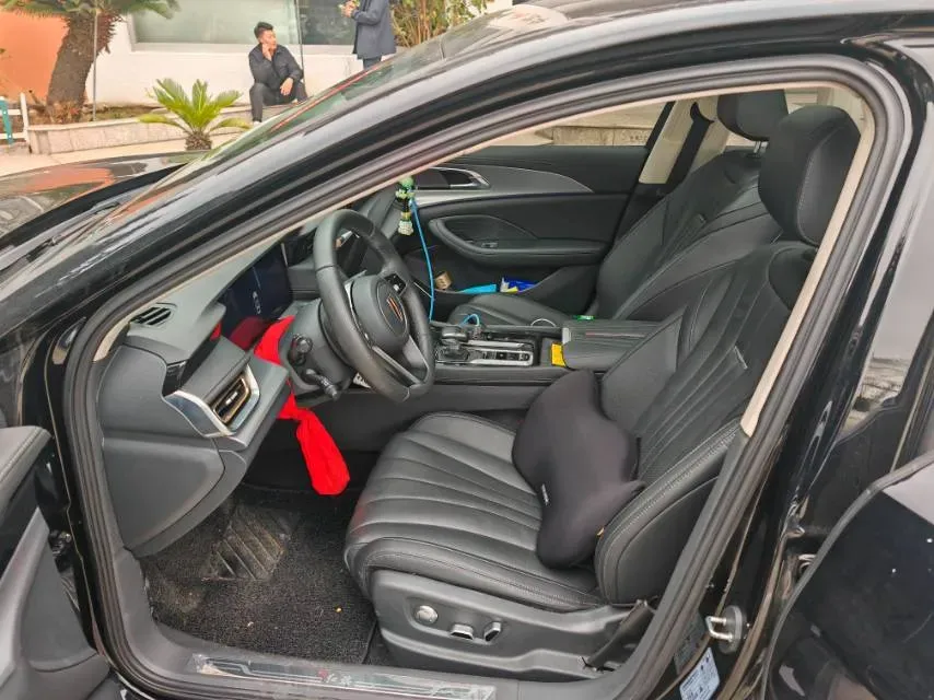 2023 HongQi H5 2.0T 224HP L4 8AT,autocango,china used car exporter,china ev exporter,chinese used car exporter,chinese used ev exporter