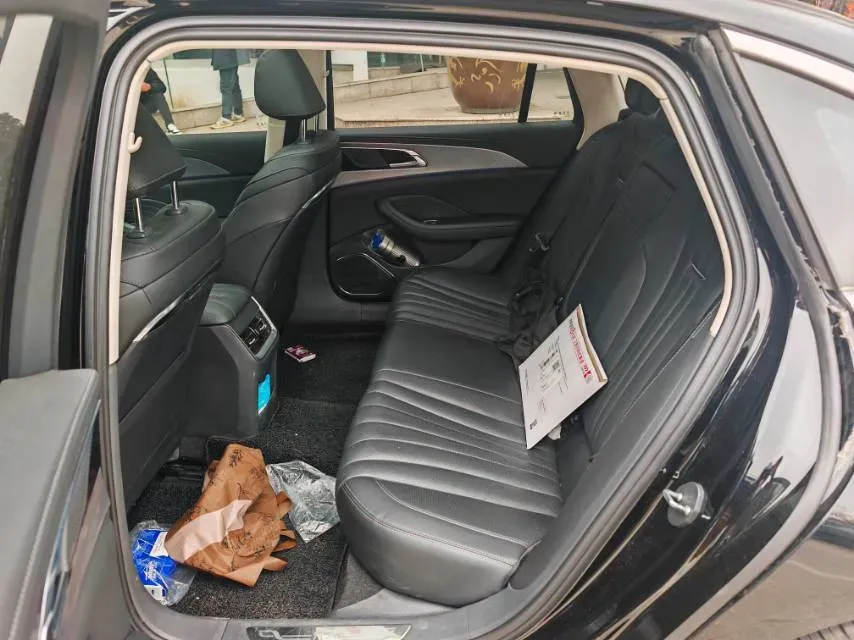 2023 HongQi H5 2.0T 224HP L4 8AT,autocango,china used car exporter,china ev exporter,chinese used car exporter,chinese used ev exporter