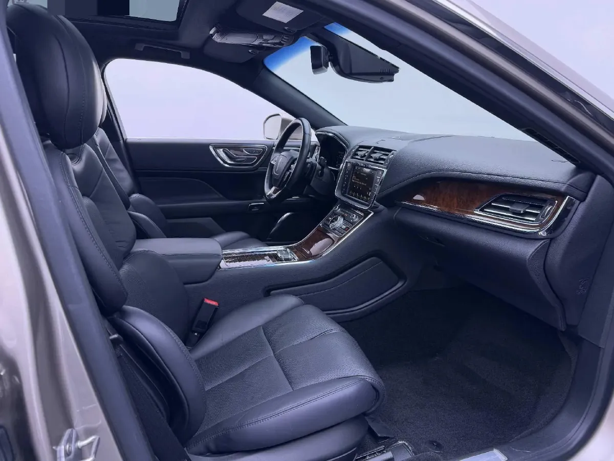 2018 Lincoln Continental 2.0T 261HP L4 6AT,autocango,china used car exporter,china ev exporter,chinese used car exporter,chinese used ev exporter