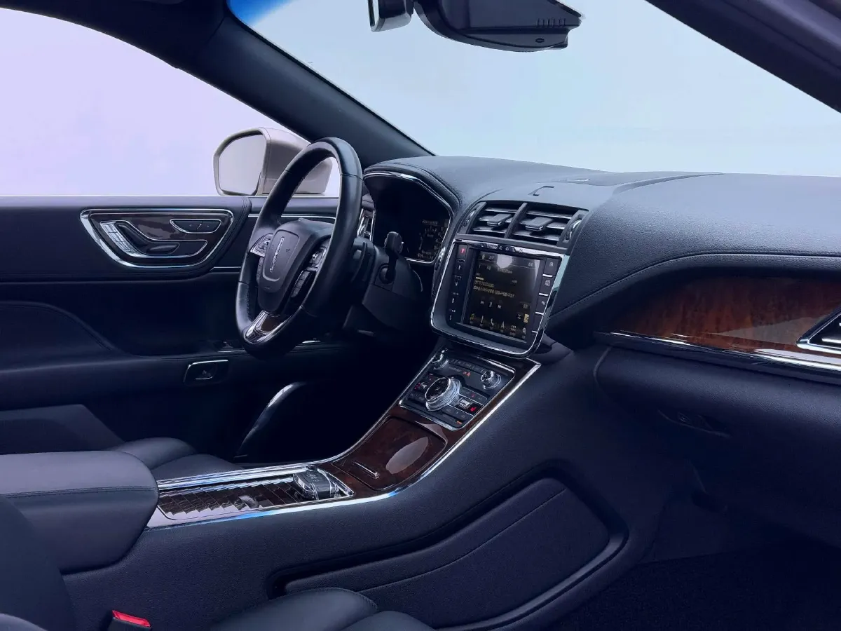 2018 Lincoln Continental 2.0T 261HP L4 6AT,autocango,china used car exporter,china ev exporter,chinese used car exporter,chinese used ev exporter