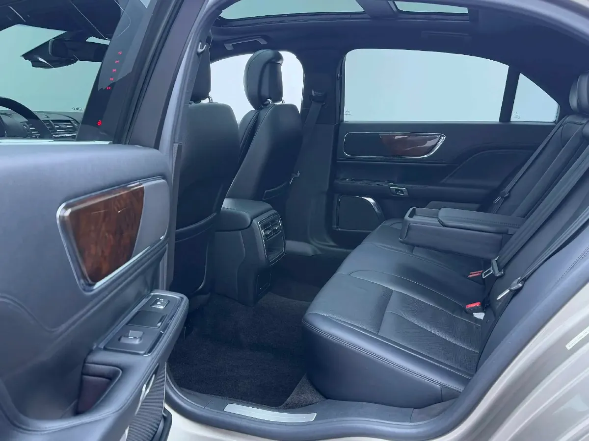 2018 Lincoln Continental 2.0T 261HP L4 6AT,autocango,china used car exporter,china ev exporter,chinese used car exporter,chinese used ev exporter