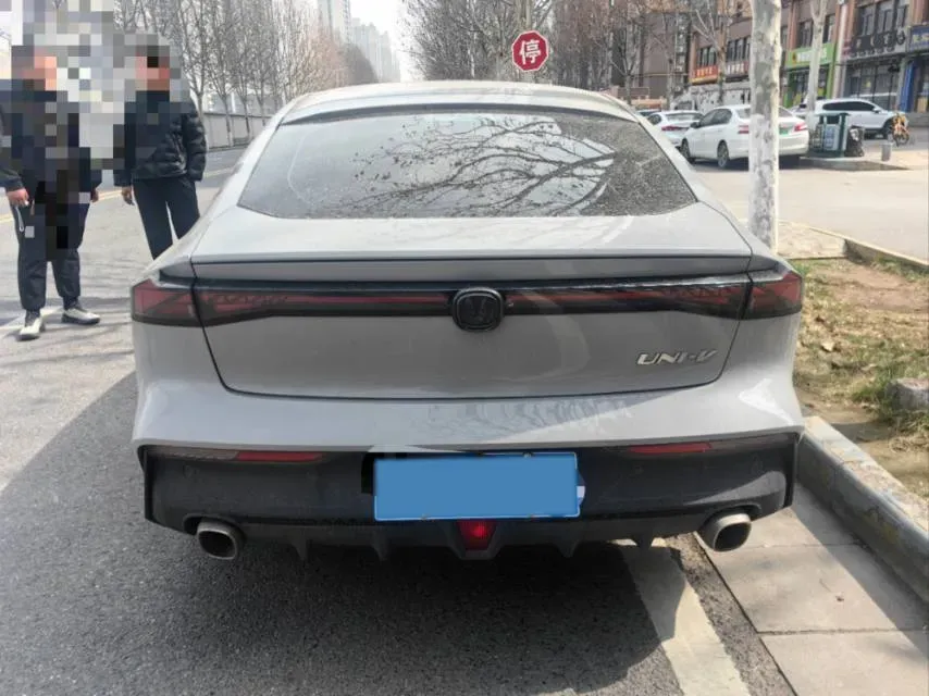 2022 ChangAn UNI-V 1.5T 188HP L4 7DCT,autocango,china used car exporter,china ev exporter,chinese used car exporter,chinese used ev exporter