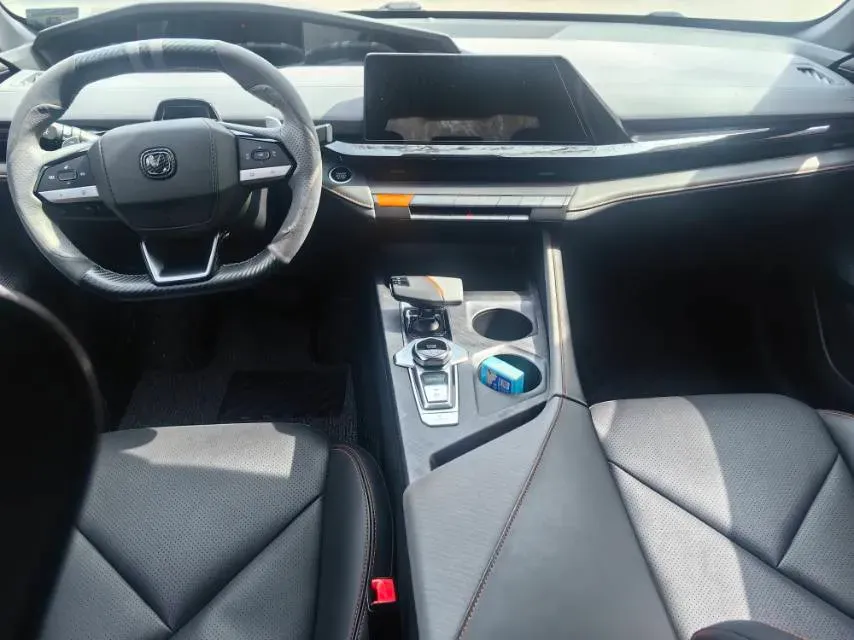 2022 ChangAn UNI-V 1.5T 188HP L4 7DCT,autocango,china used car exporter,china ev exporter,chinese used car exporter,chinese used ev exporter