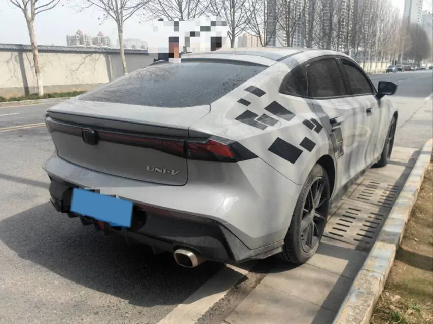 2022 ChangAn UNI-V 1.5T 188HP L4 7DCT,autocango,china used car exporter,china ev exporter,chinese used car exporter,chinese used ev exporter