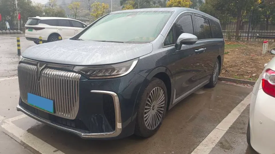 2026 Voyah Dream 1.5T 150HP L4 PHEV,autocango,china used car exporter,china ev exporter,chinese used car exporter,chinese used ev exporter