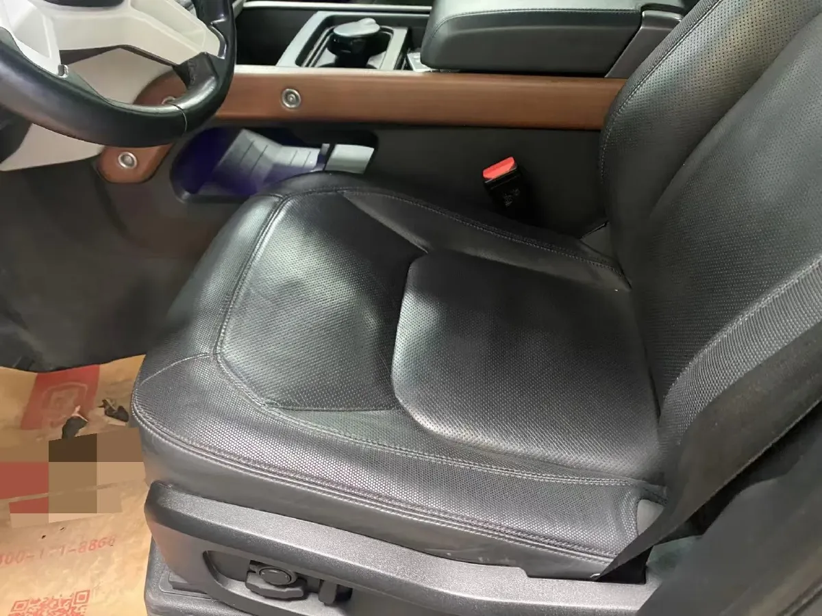 2023 Land Rover Defender 3.0T 400HP L6 8AT,autocango,china used car exporter,china ev exporter,chinese used car exporter,chinese used ev exporter