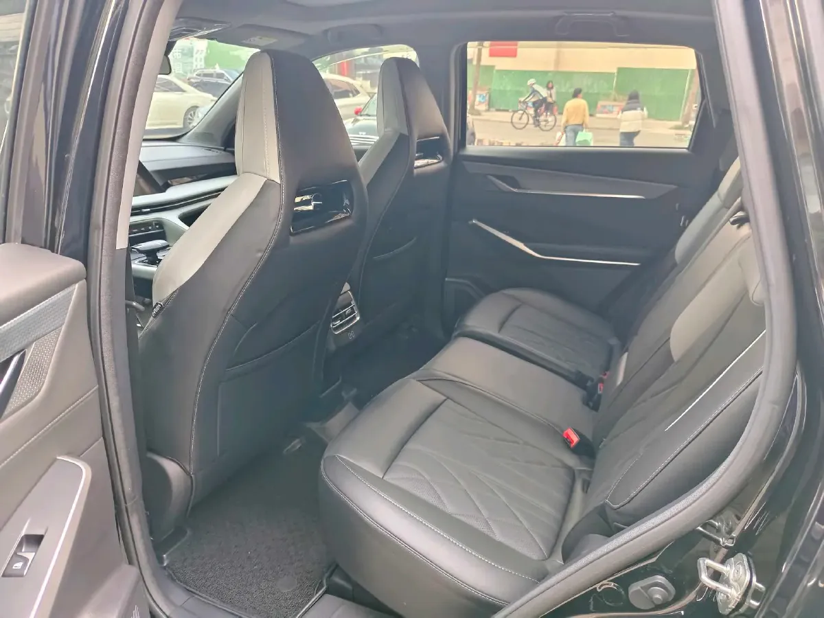 2022 ChangAn CS75 Plus 1.5T 188HP L4 8AT,autocango,china used car exporter,china ev exporter,chinese used car exporter,chinese used ev exporter