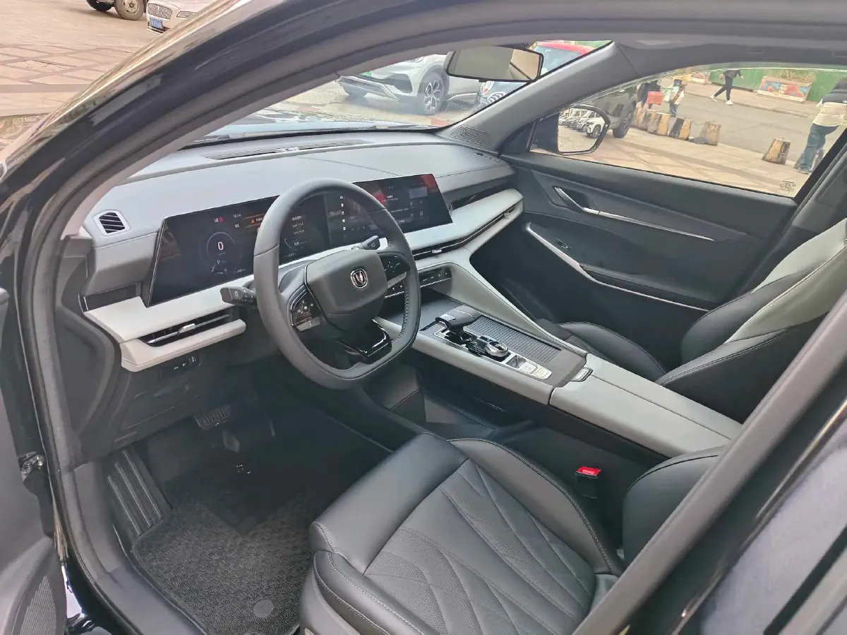 2022 ChangAn CS75 Plus 1.5T 188HP L4 8AT,autocango,china used car exporter,china ev exporter,chinese used car exporter,chinese used ev exporter