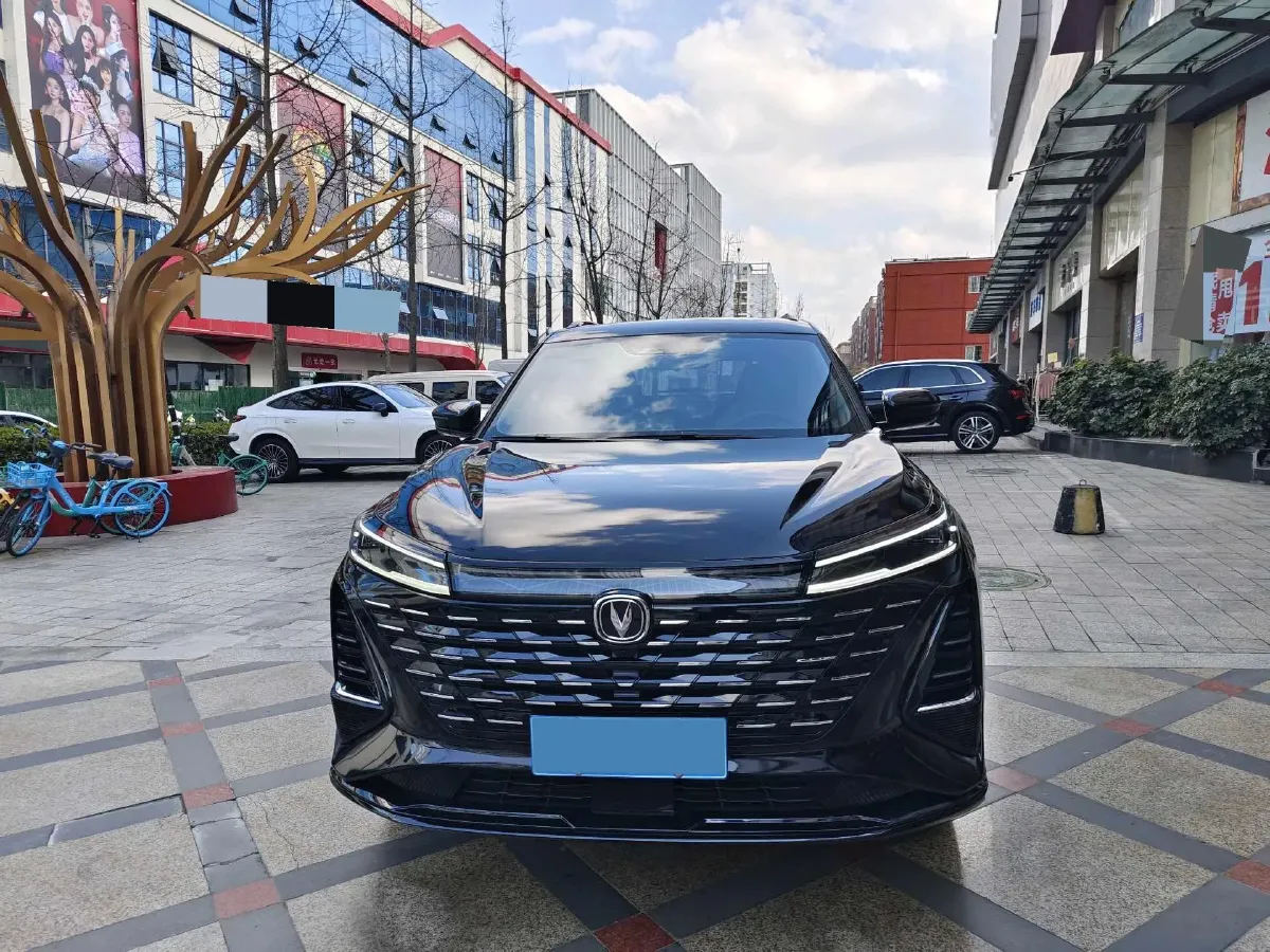 2022 ChangAn CS75 Plus 1.5T 188HP L4 8AT,autocango,china used car exporter,china ev exporter,chinese used car exporter,chinese used ev exporter