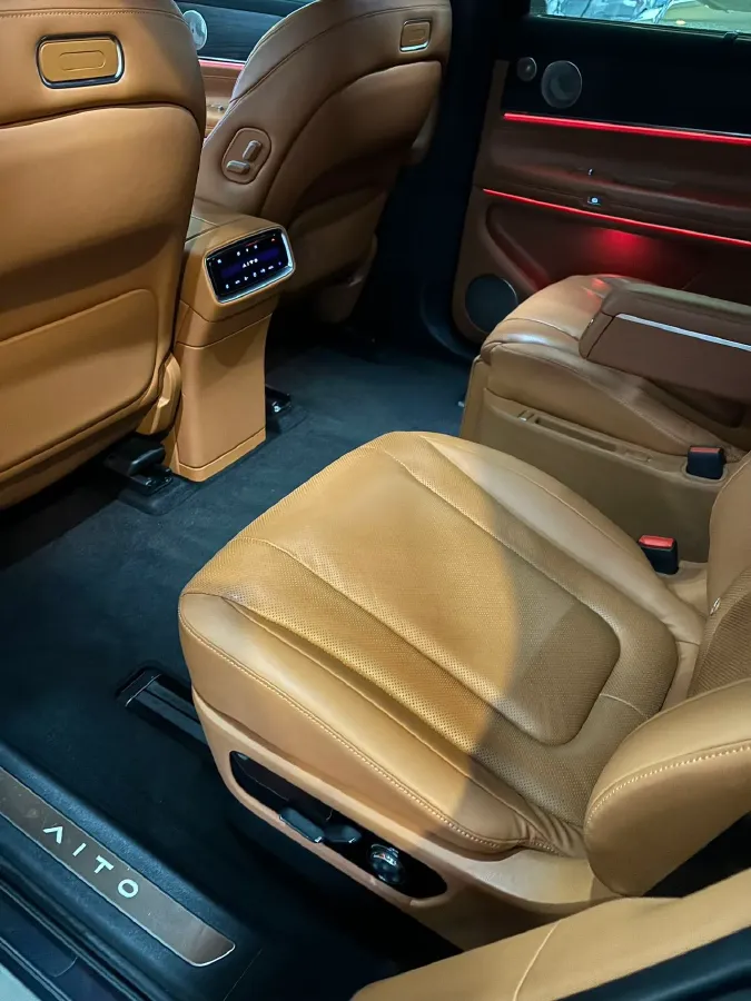 2024 AITO AITO M9 1.5T 152HP L4 REEV 42KWH,autocango,china used car exporter,china ev exporter,chinese used car exporter,chinese used ev exporter