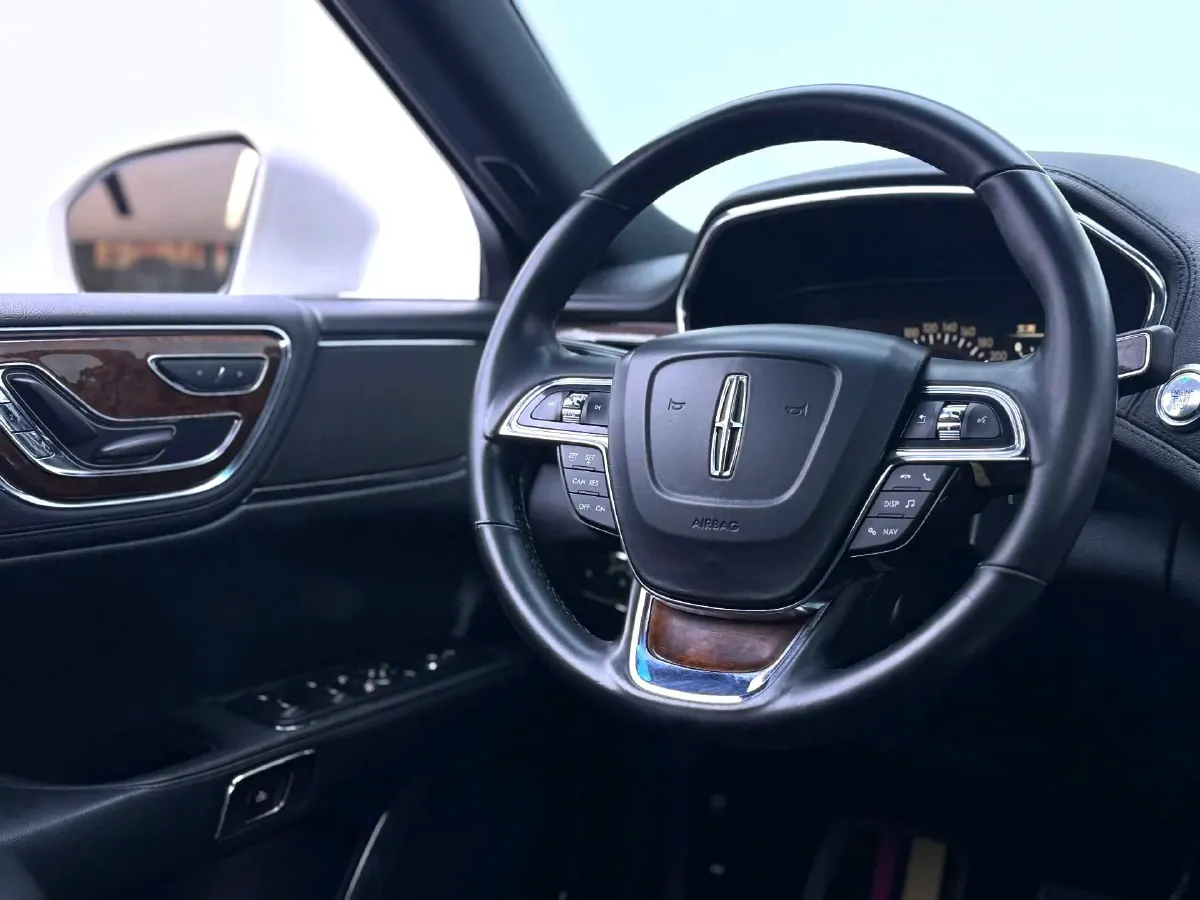 2018 Lincoln Continental 2.0T 261HP L4 6AT,autocango,china used car exporter,china ev exporter,chinese used car exporter,chinese used ev exporter