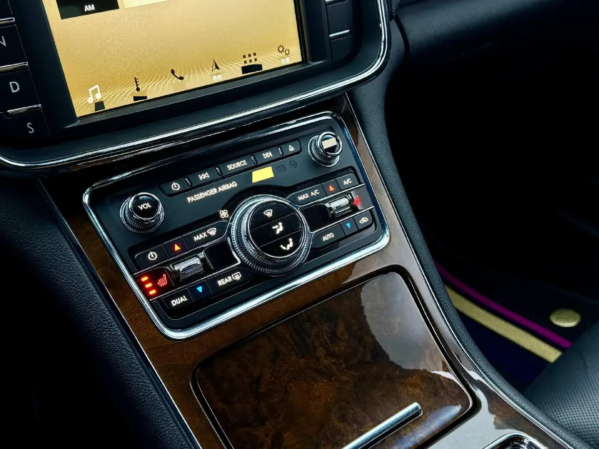 2018 Lincoln Continental 2.0T 261HP L4 6AT,autocango,china used car exporter,china ev exporter,chinese used car exporter,chinese used ev exporter