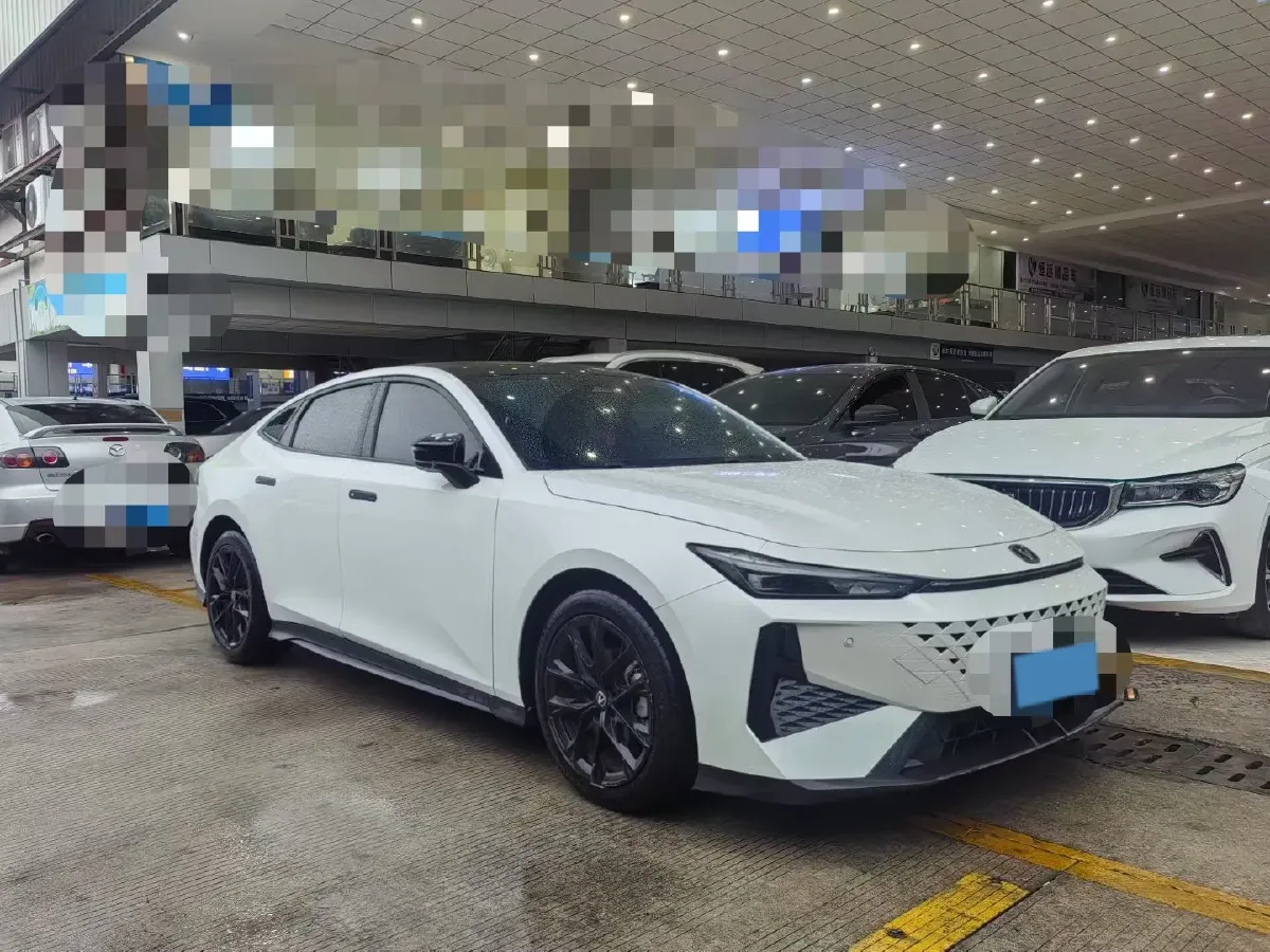 2024 ChangAn UNI-V 1.5T 188HP L4 7DCT,autocango,china used car exporter,china ev exporter,chinese used car exporter,chinese used ev exporter