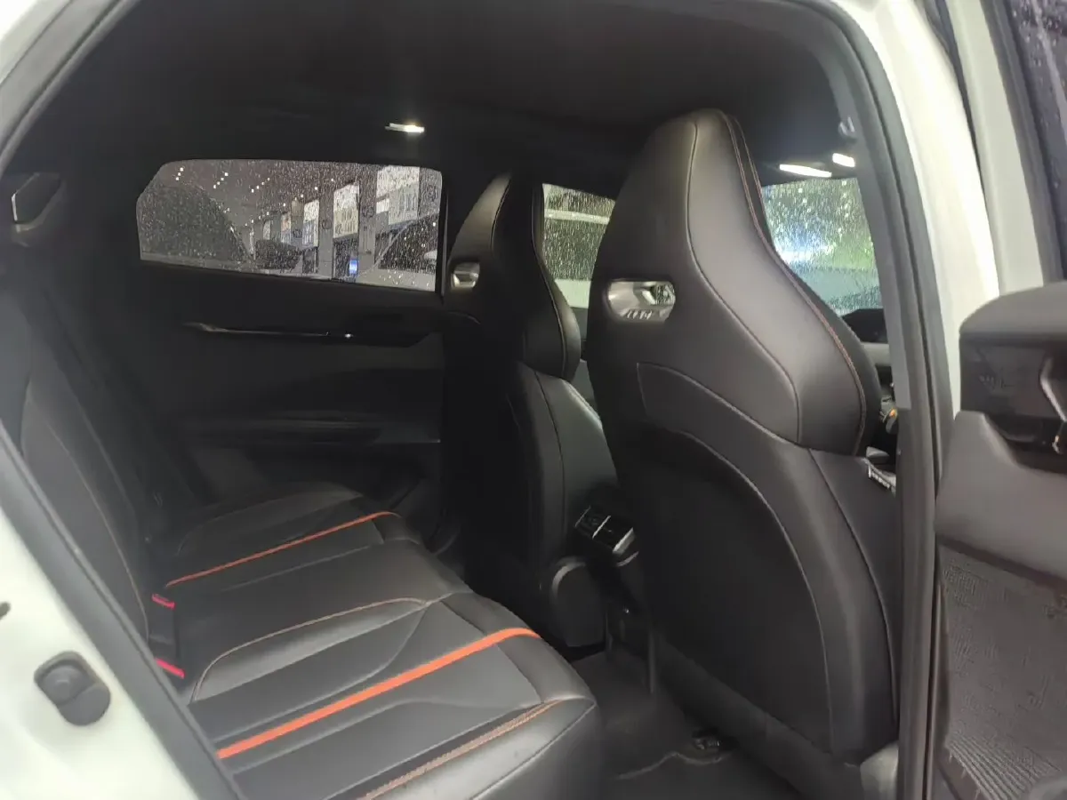 2024 ChangAn UNI-V 1.5T 188HP L4 7DCT,autocango,china used car exporter,china ev exporter,chinese used car exporter,chinese used ev exporter