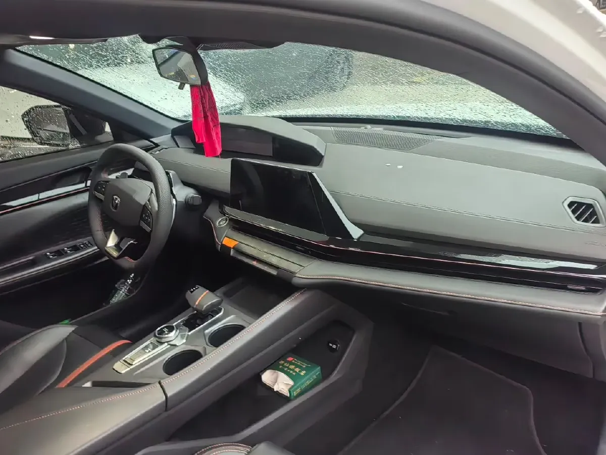 2024 ChangAn UNI-V 1.5T 188HP L4 7DCT,autocango,china used car exporter,china ev exporter,chinese used car exporter,chinese used ev exporter