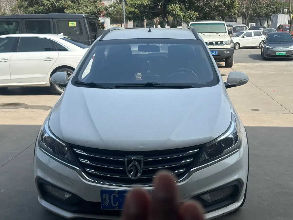 2017 BaoJun 310W 1.5L 112HP L4 6MT,autocango,china used car exporter,china ev exporter,chinese used car exporter,chinese used ev exporter