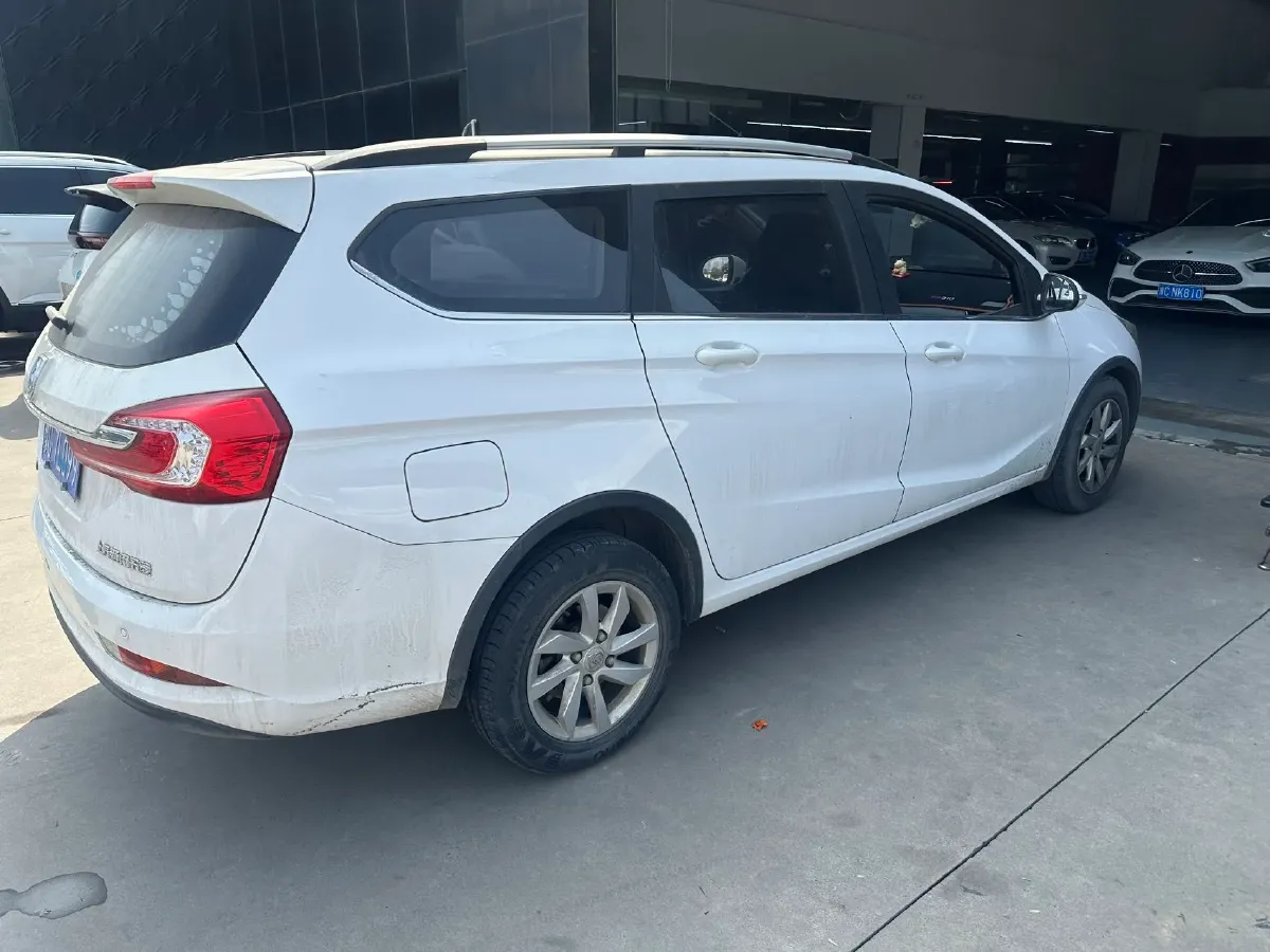 2017 BaoJun 310W 1.5L 112HP L4 6MT,autocango,china used car exporter,china ev exporter,chinese used car exporter,chinese used ev exporter